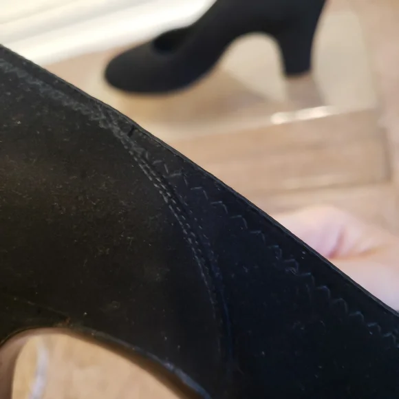 Vintage 1940s-1950s Black Suede Heels 6 - Picture 5 of 8